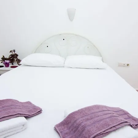 Deep Purple Bikers Ostello *